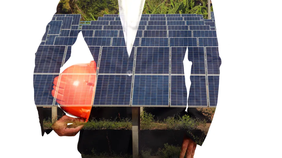 inženjer za solarne panele