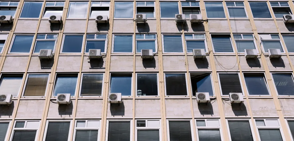 klima uređaji na zgradi