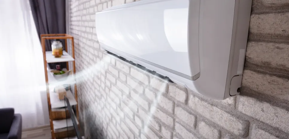 klima puše u prostor