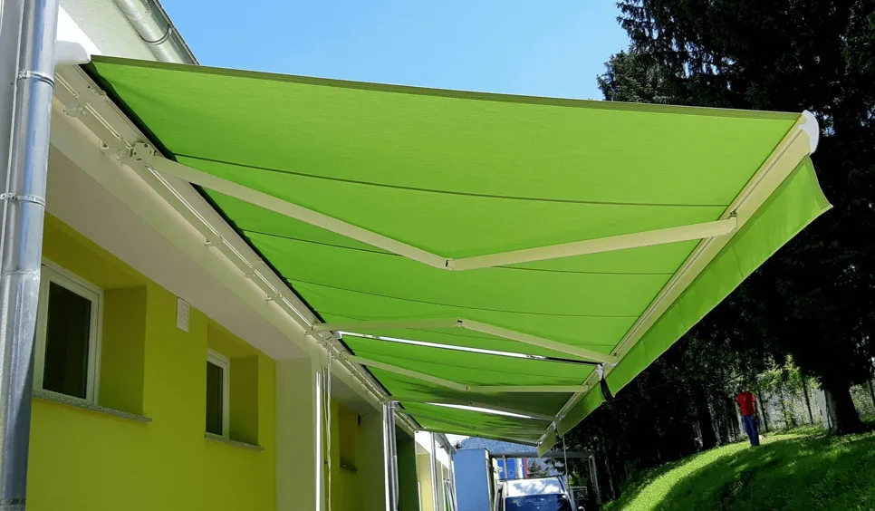 tenda s izvlačivim ručicama